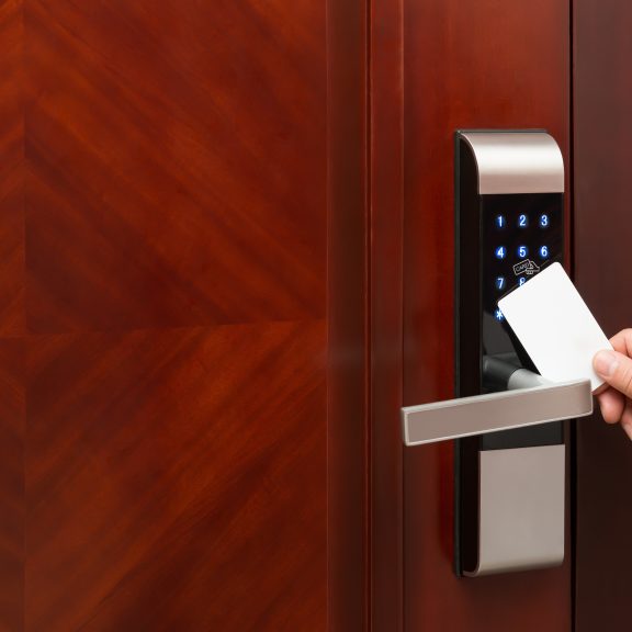 Electronic door lock with key card access control system